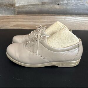 SAS TRIPAD COMFORT Women's Size 8 W Lace Up Beige Sneaker Walking Shoes USA Made